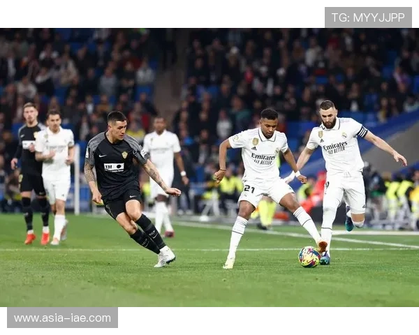 西甲国家德比临近 皇马巴萨近期状态与交锋走势分析