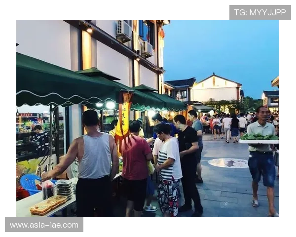 柳雅慧训练完直接拎爱马仕去吃宵夜，这日子谁顶得住啊